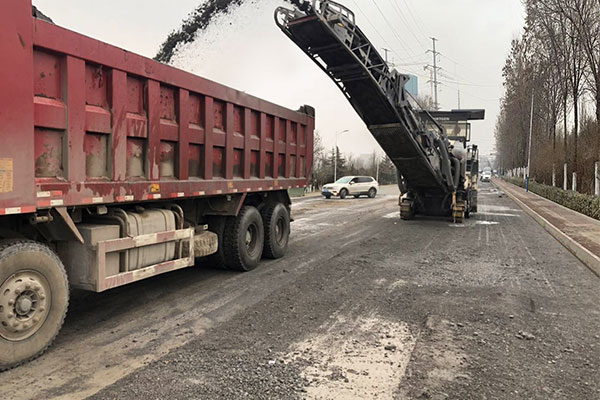 路面機(jī)械設(shè)備的保養(yǎng)方法有什么？